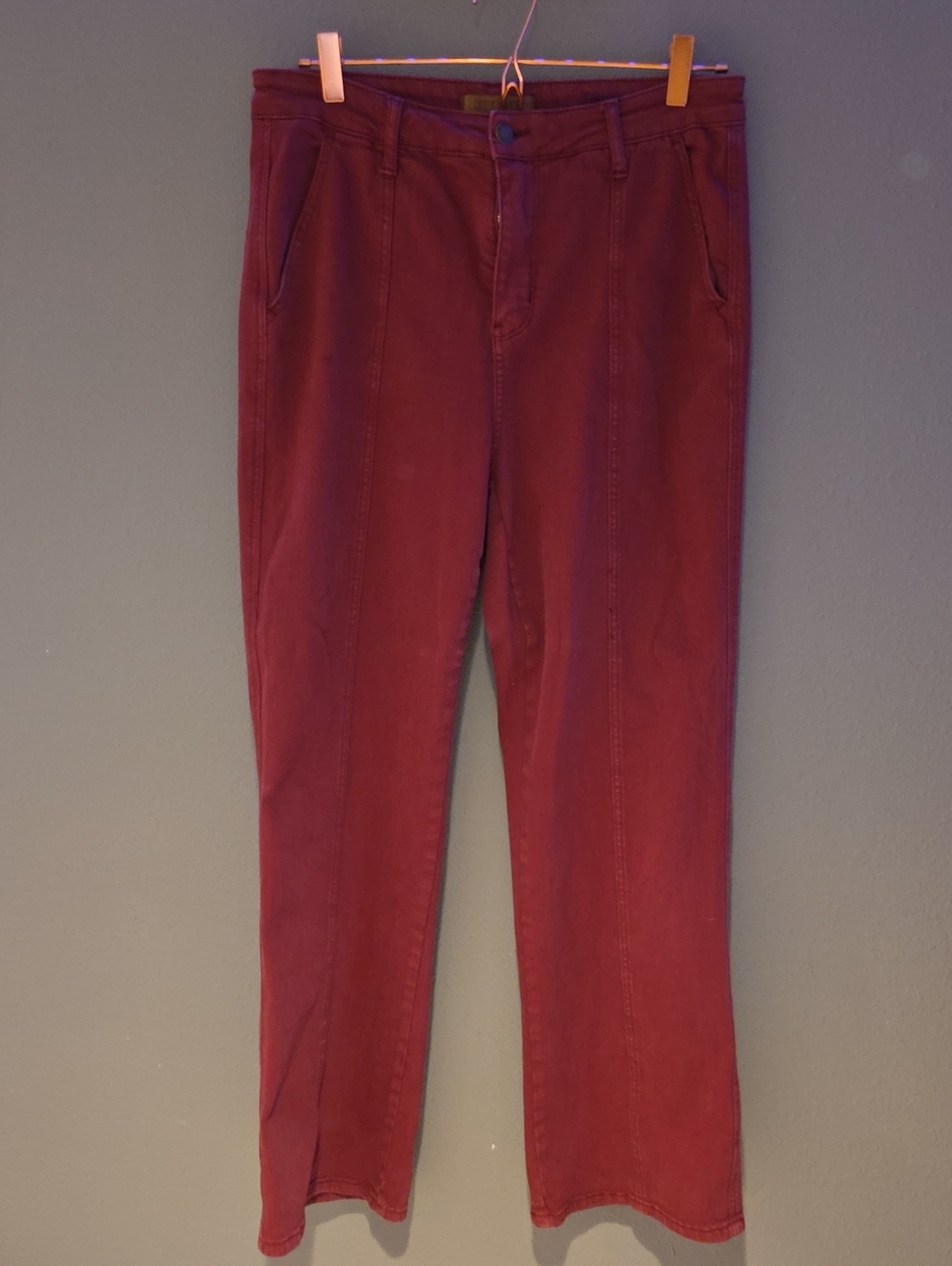 Judy Blue Womens Straight-Leg Jean in Burgundy